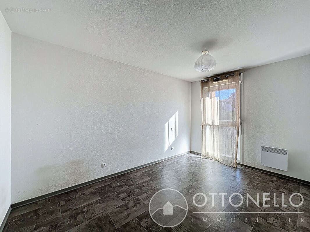 Appartement à PUGET-SUR-ARGENS