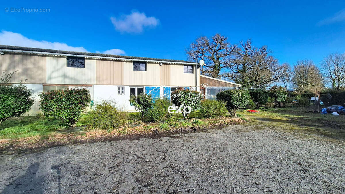 Commerce à BUSSIERE-POITEVINE