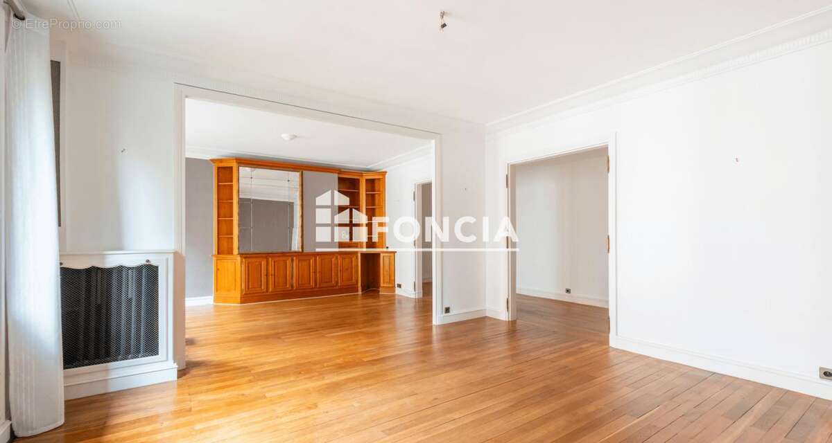 Appartement à PARIS-19E