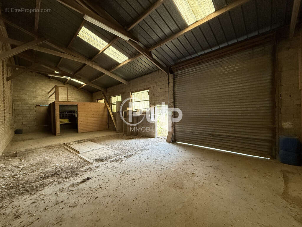 Autre à ESTREES-LES-CRECY