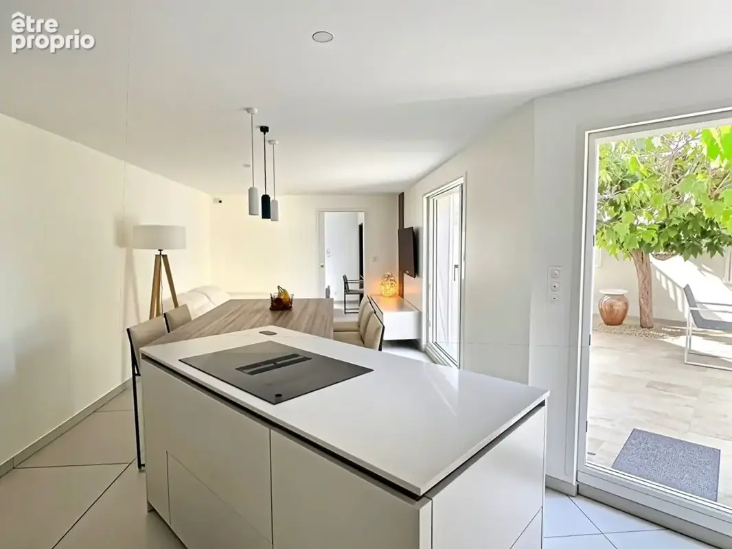 La Grande-Motte, Le Couchant  Villa de plage en première ligne, 60 m² de terrasses, piscine et garage - photo 5