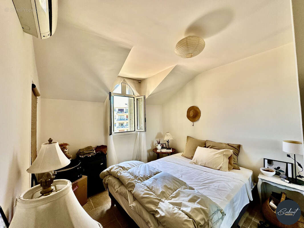 autre vue chambre meublée - Appartement à NICE