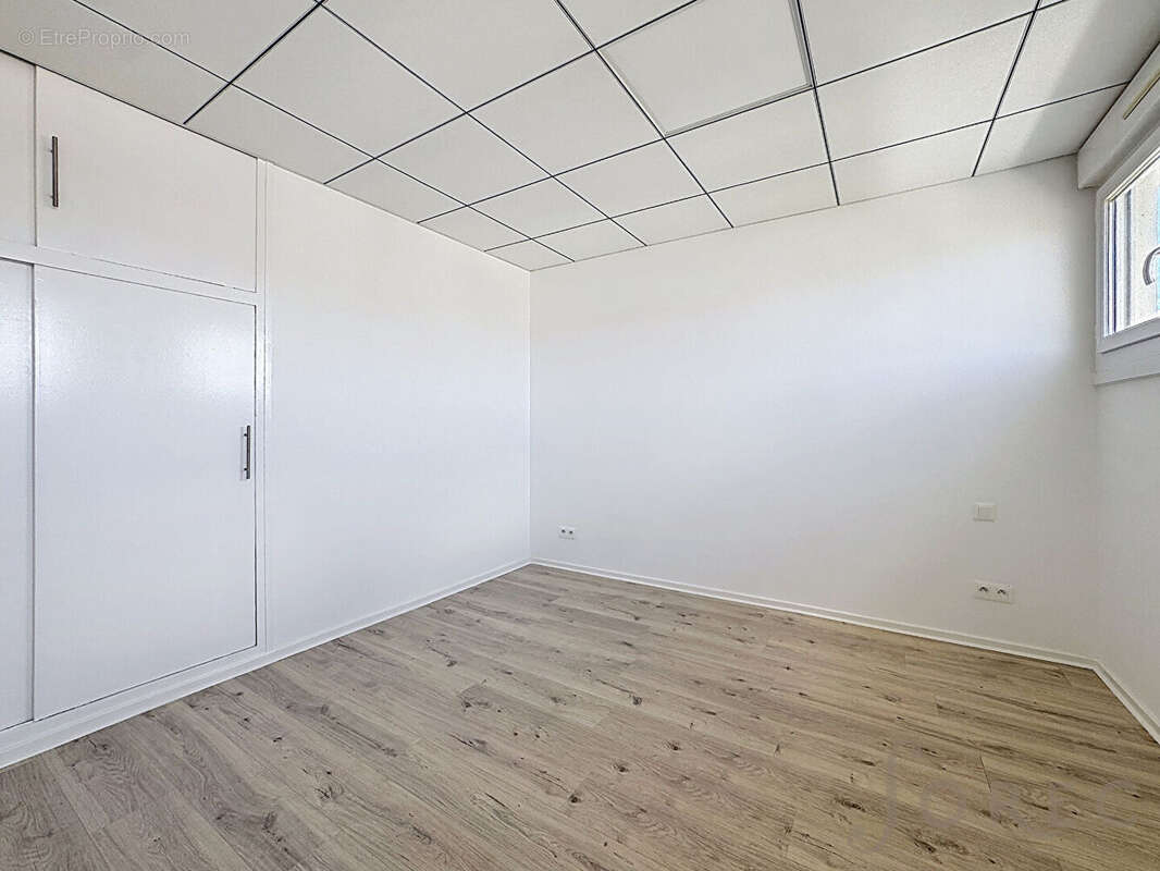 METZ QUEULEU F4 de 71m² avec balcon - photo 4