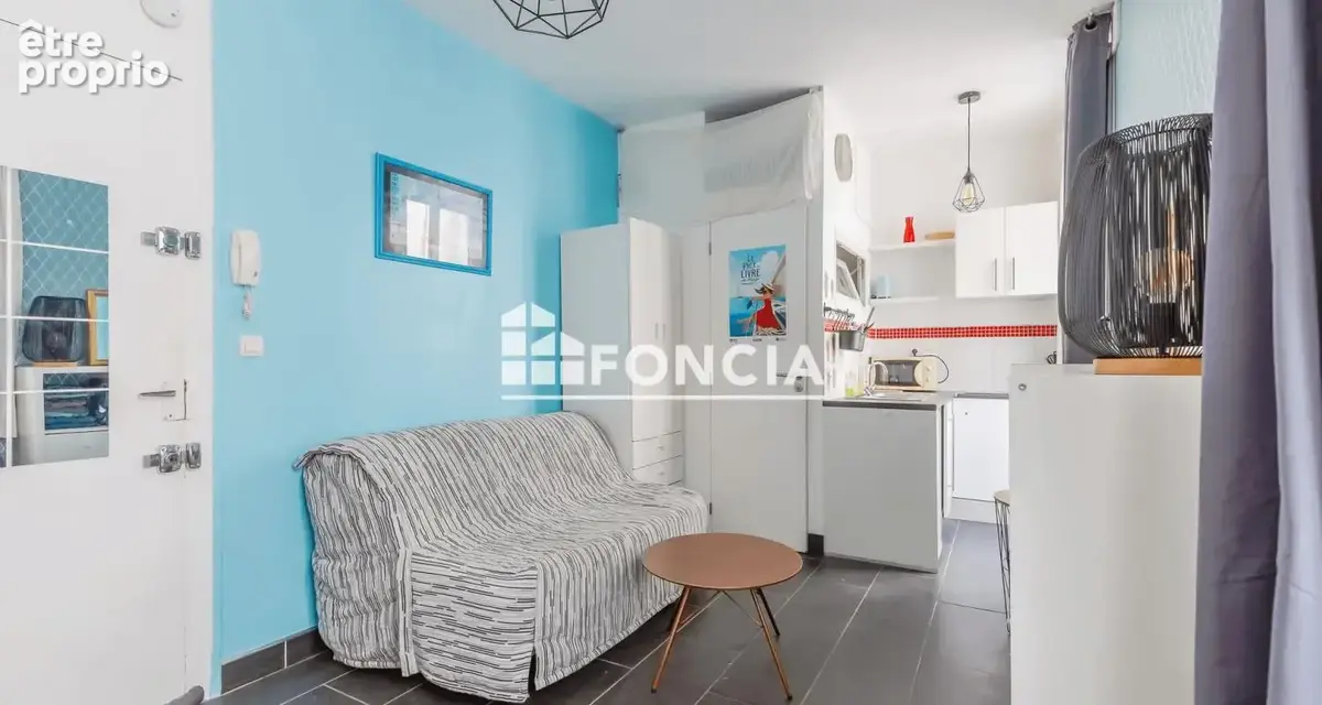 LES SABLES D'OLONNE - REMBLAI ET GRANDE PLAGE - Appartement T1 dans immeuble de caractère face à l'océan - photo 6