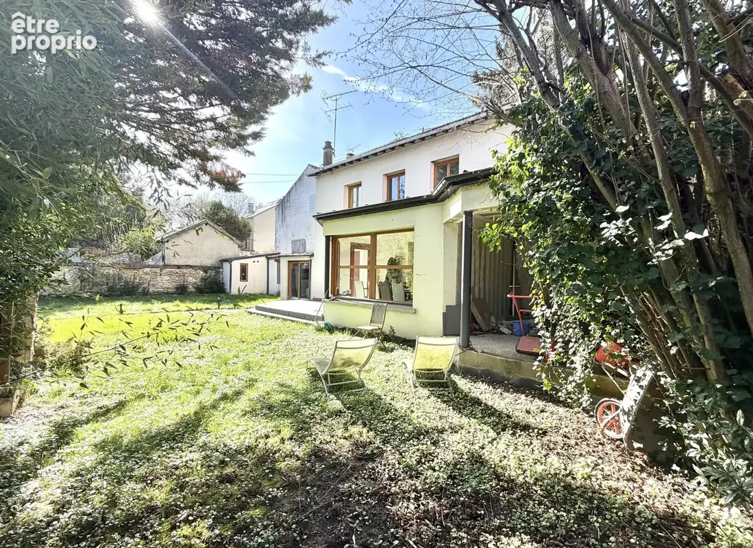 Maison à SAINT-MAUR-DES-FOSSES