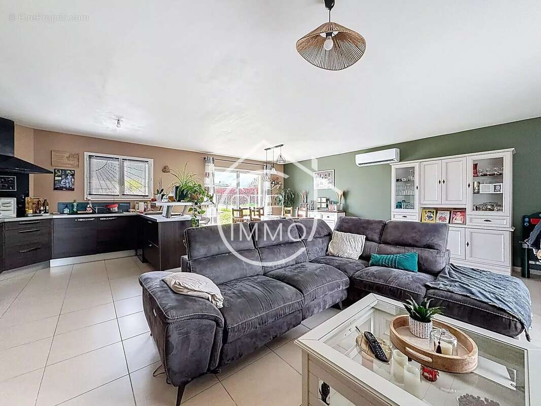 Maison à SAINT-MAGNE-DE-CASTILLON