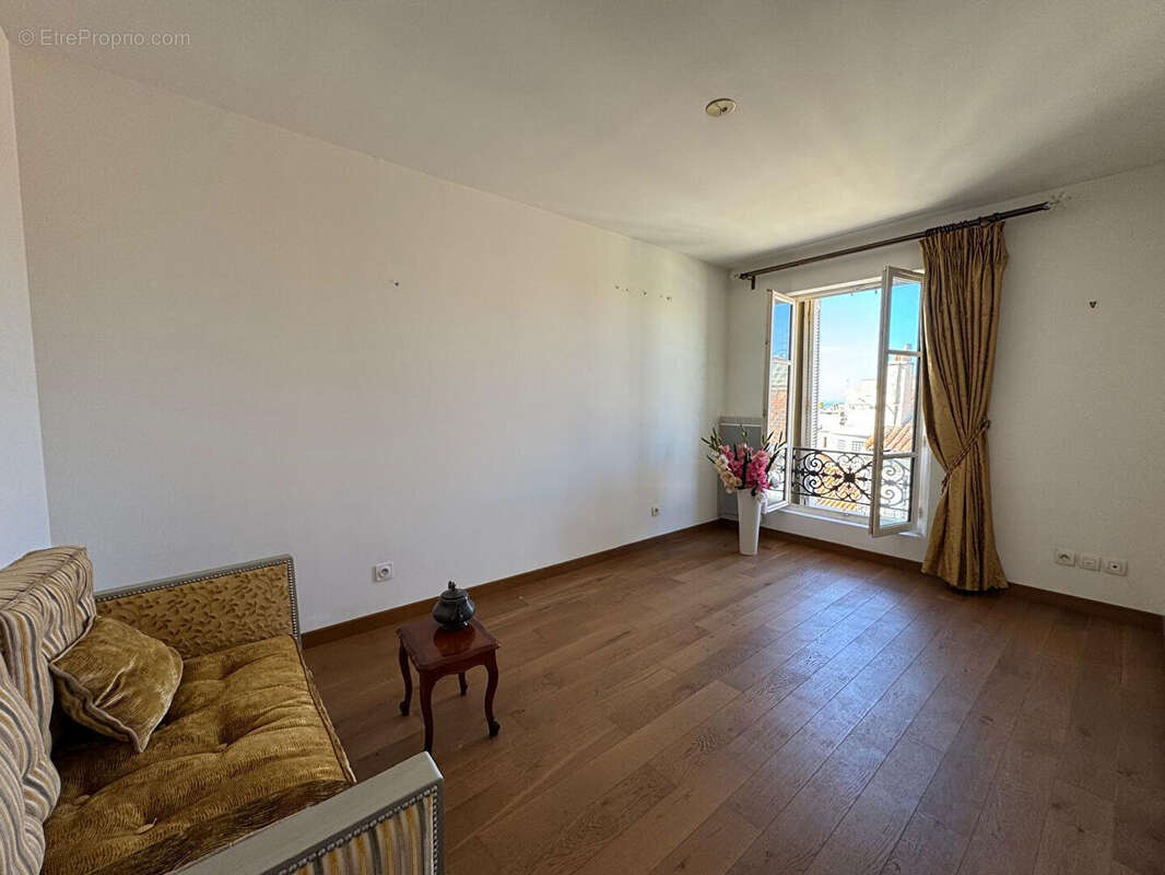 Appartement à MARSEILLE-2E