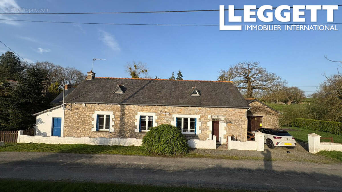 Maison à JUGON-LES-LACS