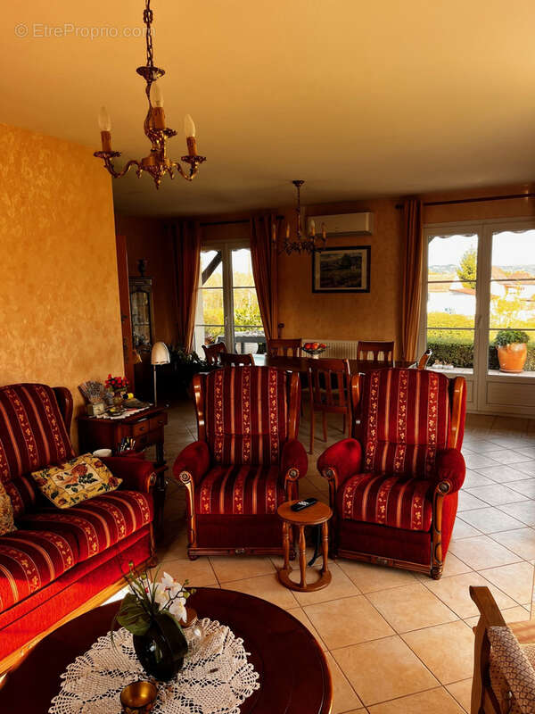 Maison à VARS-SUR-ROSEIX