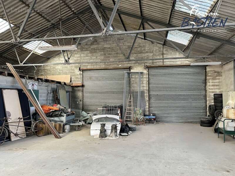 Propriété avec maison plain pied et bâtiment de 750m² sur un terrain de plus de 3 hectares - photo 12