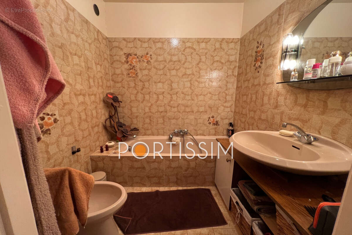 Appartement 81 m² à Saint-Laurent-Du-Var  - photo 7