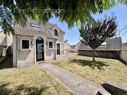 Maison à VAUX-LE-PENIL