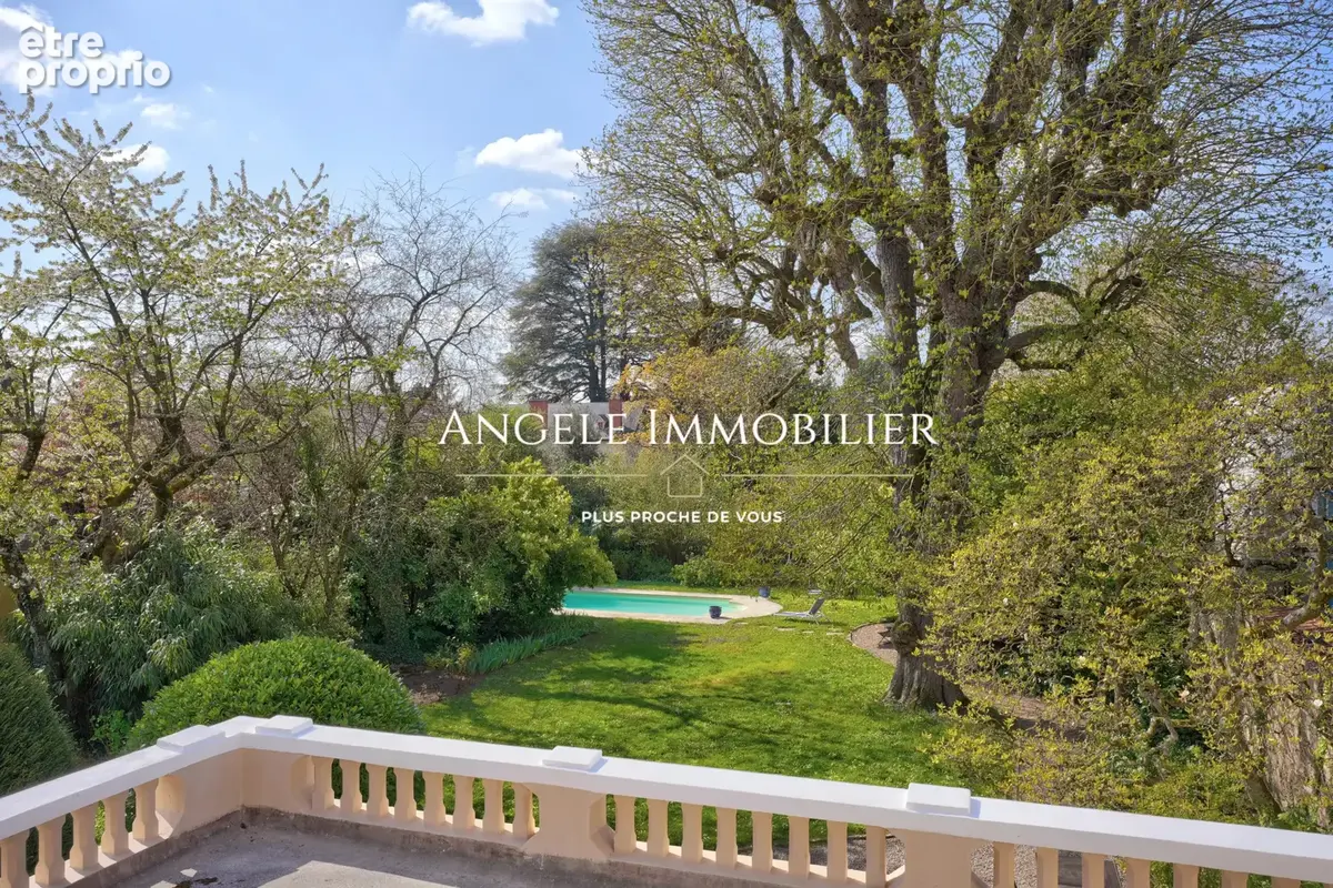Écully. Idéalement située. Propriété de caractère fin XIXe avec piscine - photo 20