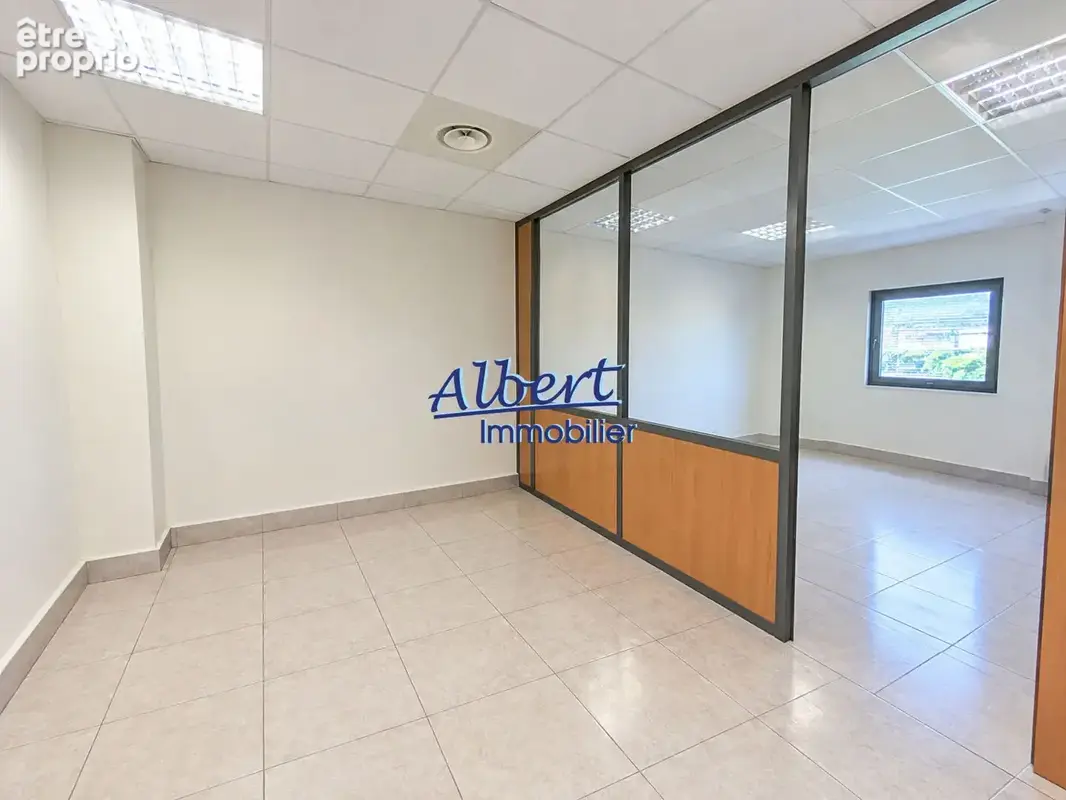 Bureaux La Seyne Sur Mer 3 pièce(s) 61 m2 - photo 4