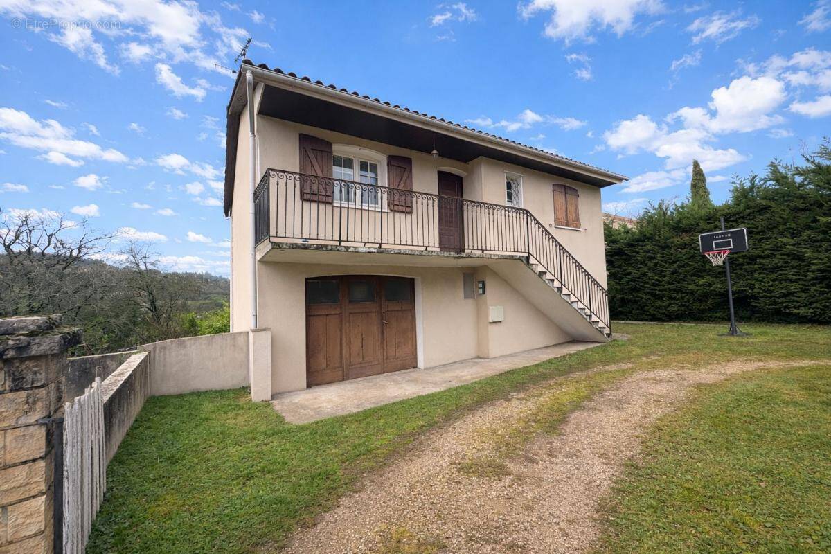 Maison à DECAZEVILLE