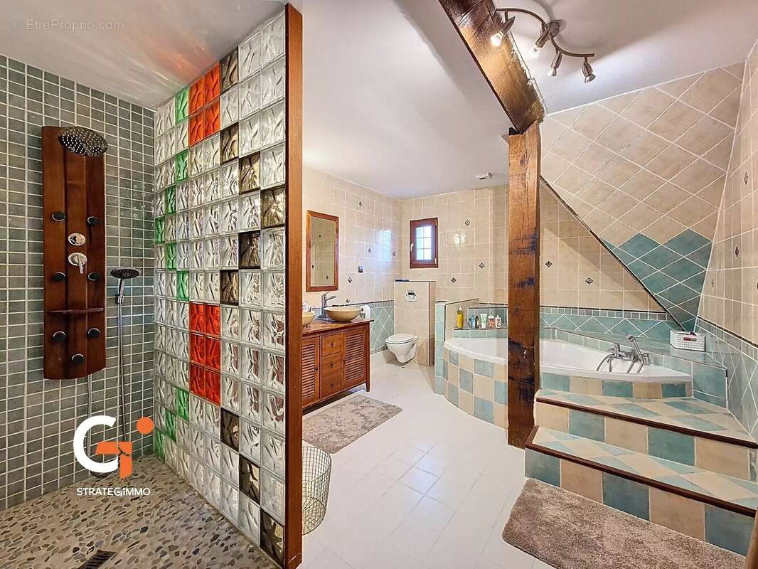 Maison à SAINT-OUEN-DE-THOUBERVILLE