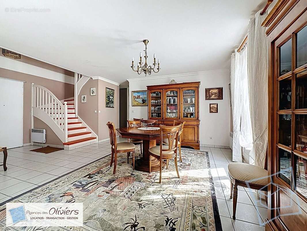 Maison Guyancourt  7 pièce(s) 164m2 - photo 2