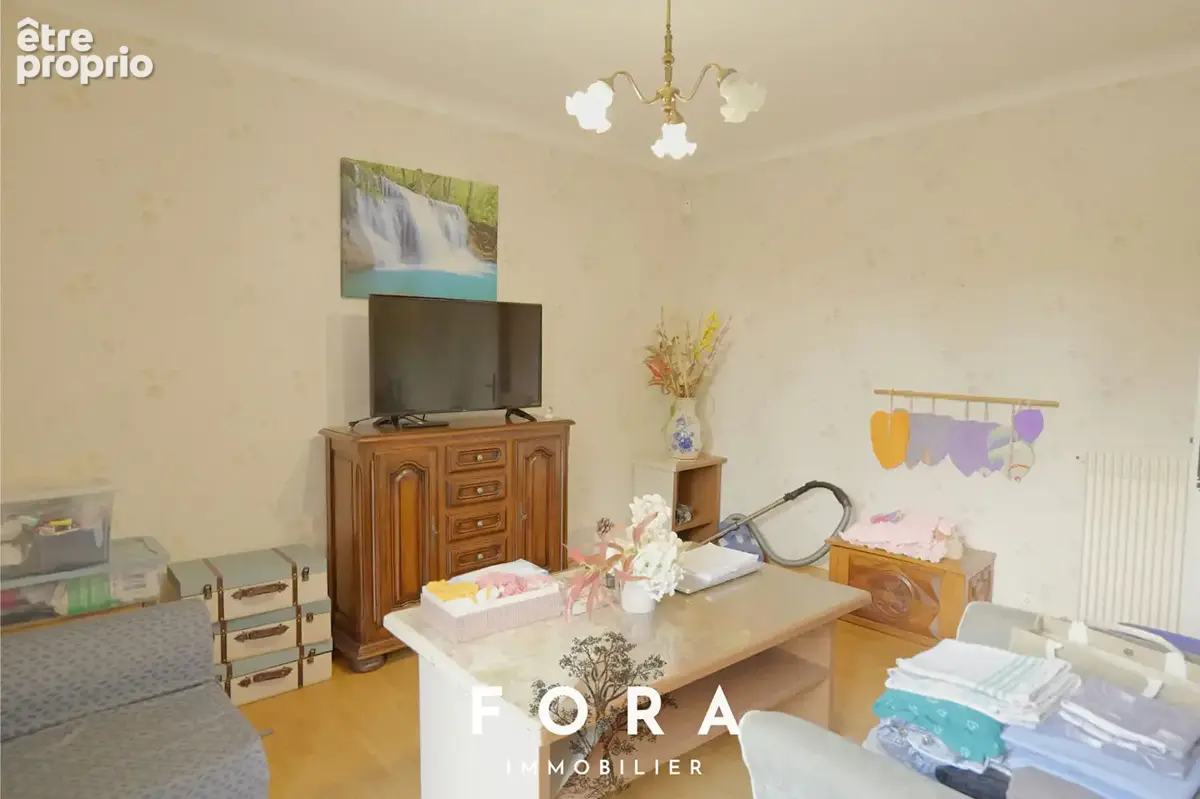 Appartement T3 de 72 m² en parfait état situé en hyper-centre de  Condé-en-Normandie ! - photo 7