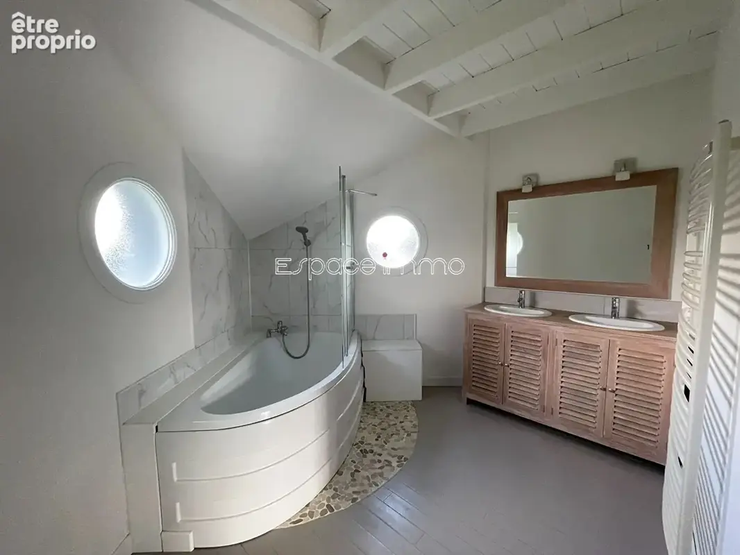 Maison individuelle de plain pied - 3 chambres - 133m² - 872m² de terrain - Dépendances - MALAUNAY - photo 12
