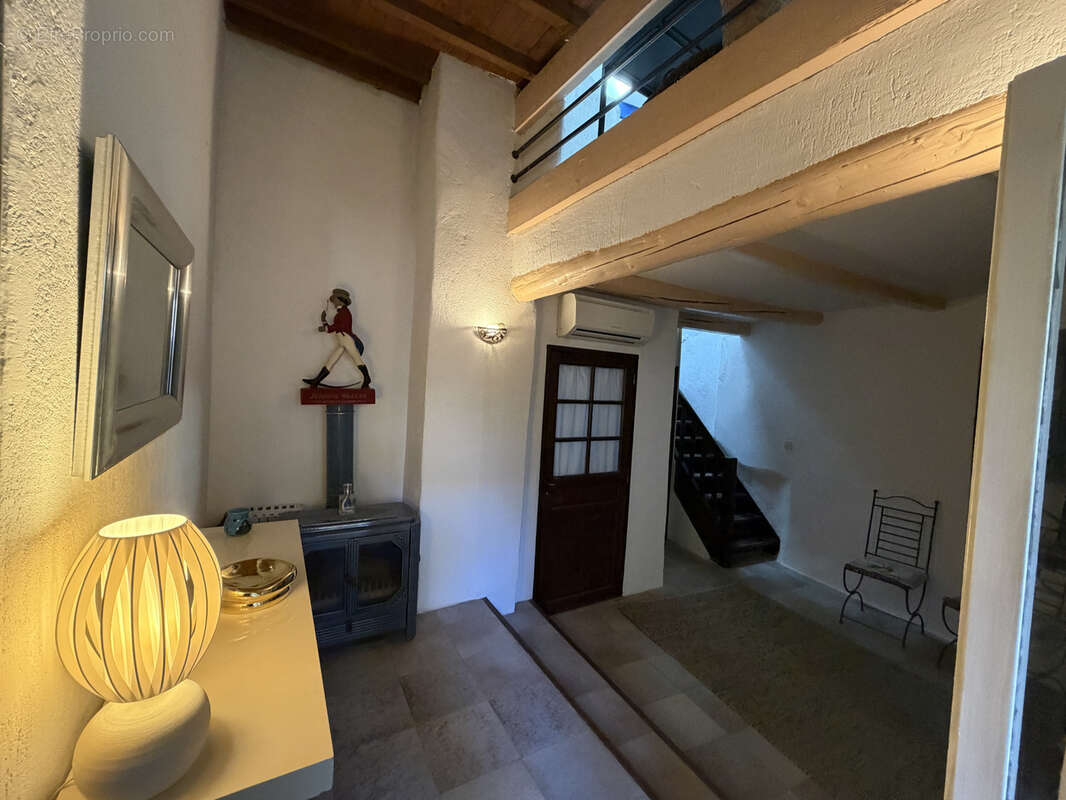 Maison à SAINT-QUENTIN-LA-POTERIE