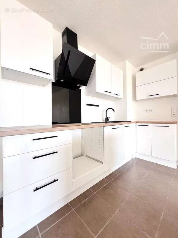 Appartement T3 avec terrasse vue port & parking souterrain - photo 5