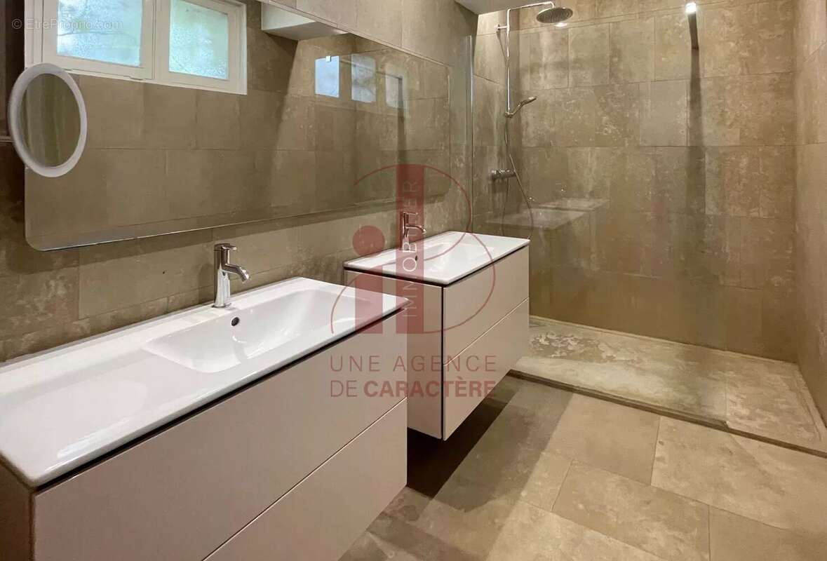 Maison à FONTAINEBLEAU