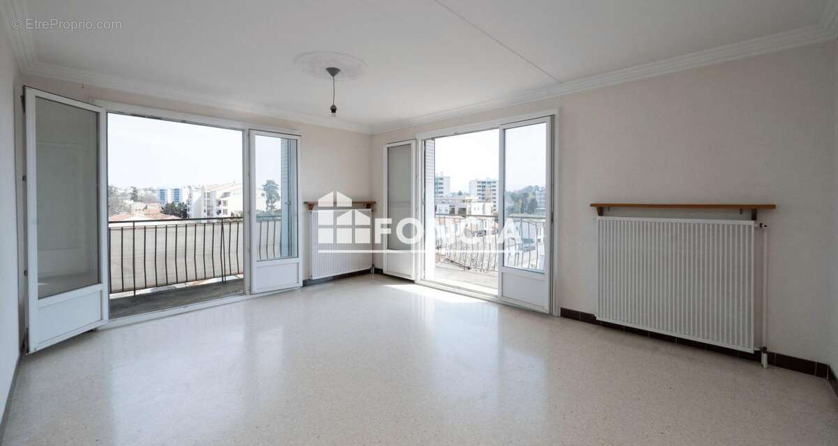 Appartement à BOURG-LES-VALENCE