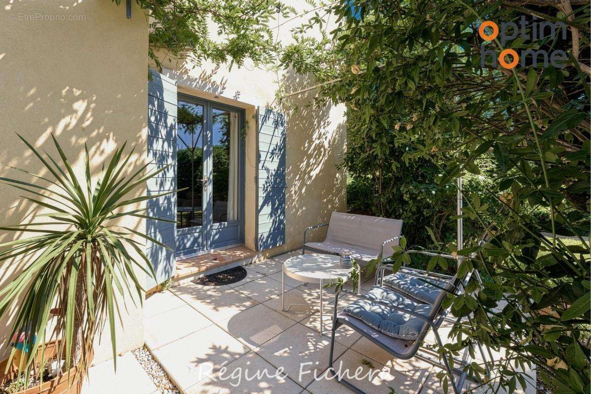 Puyloubier — Maison d'architecte au pied de la montagne Sainte-Victoire - photo 9