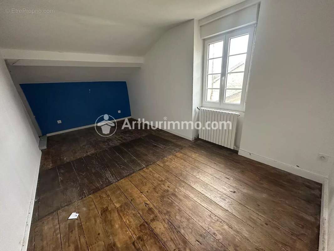 Maison à SAINT-ASTIER