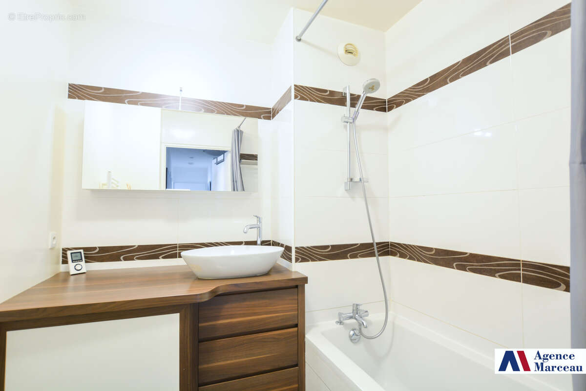 Appartement à COURBEVOIE