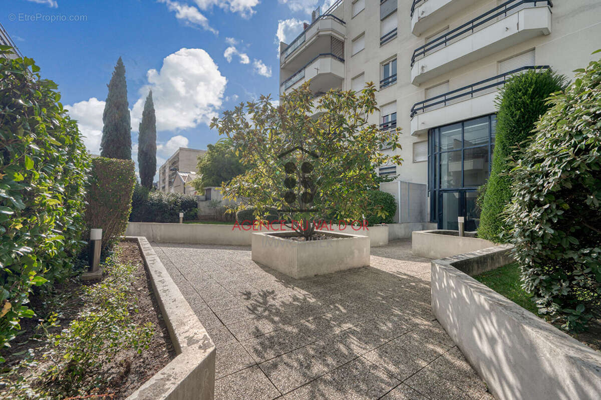 Appartement à SURESNES