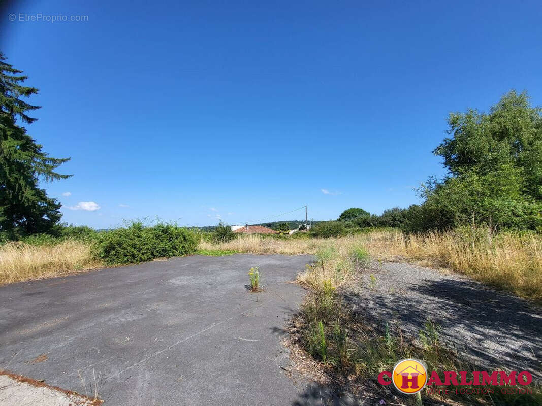 Commerce à SAINT-JUNIEN