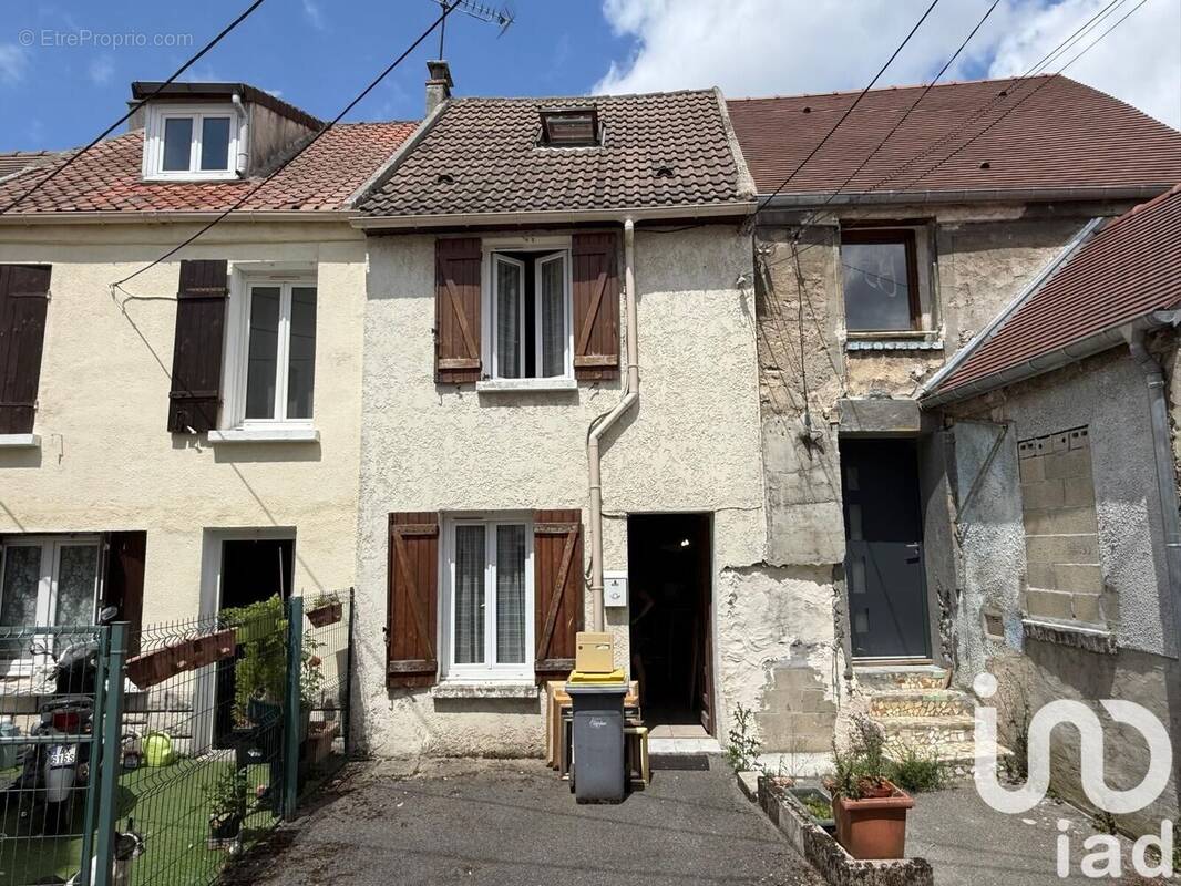 Photo 1 - Maison à LE MESNIL-AUBRY