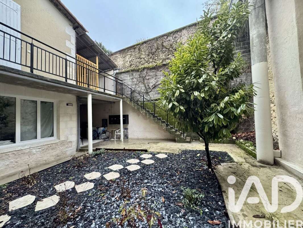 Photo 3 - Appartement à BARBEZIEUX-SAINT-HILAIRE