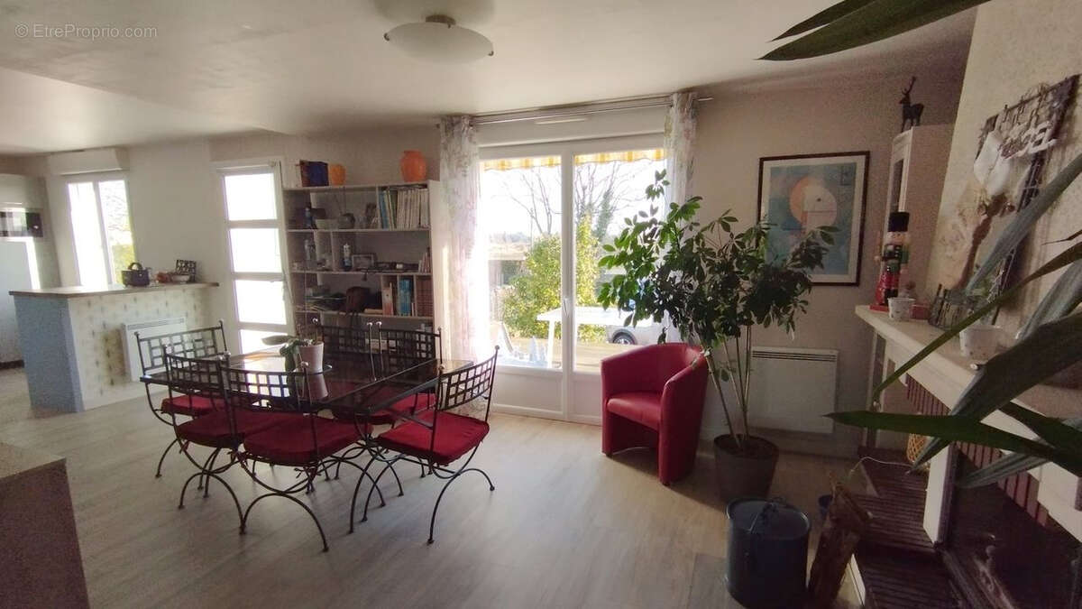 Maison à CORNILLE-LES-CAVES