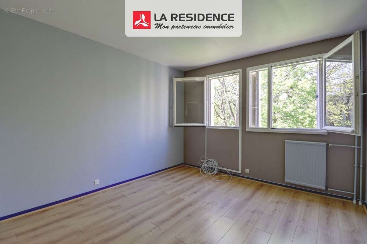Appartement à VERNEUIL-SUR-SEINE