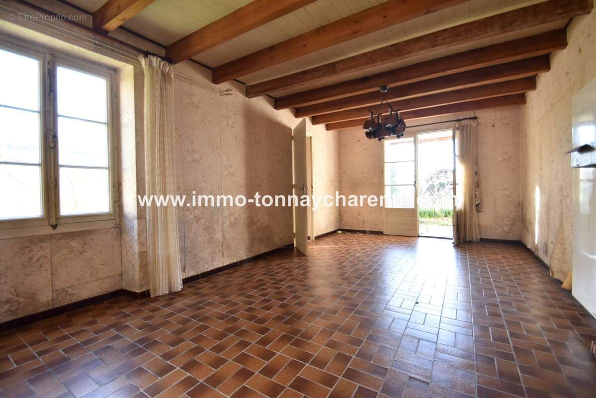 Maison 93 m² à Tonnay-Charente  - photo 5