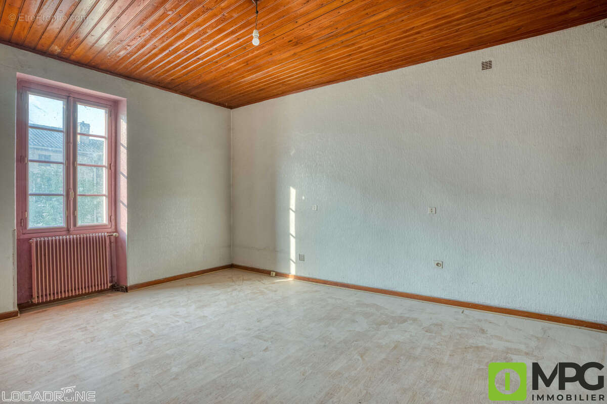 A fumel, ensemble immobilier avec deux appartements et un garage - photo 5
