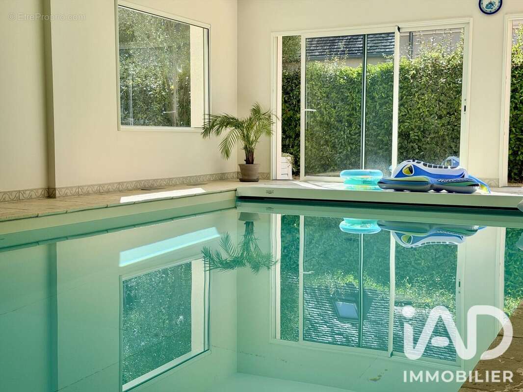 Maison 231 m² à Saint-Avertin  - photo 2
