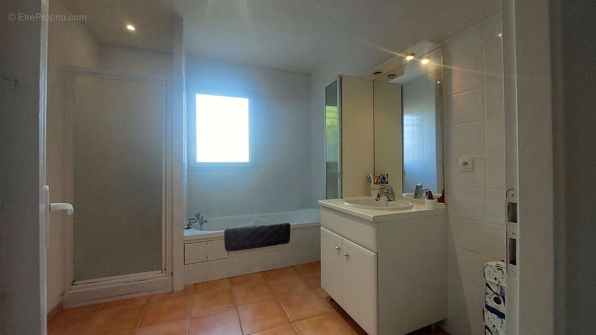 Maison de plain-pied de 102 m2 avec jardin de 1 200 m2   Proche La Réole - photo 8