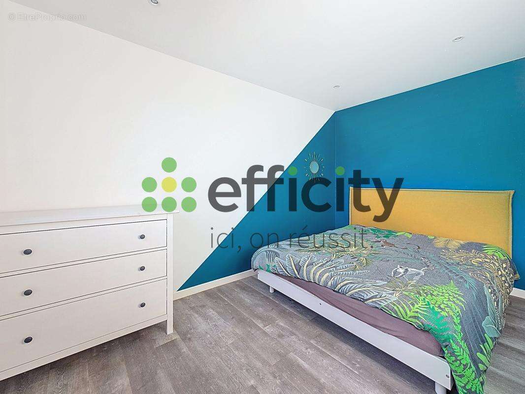 Appartement à LE PLESSIS-TREVISE