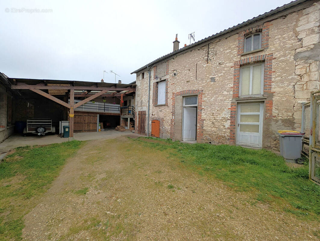Maison à CHAMPLAY