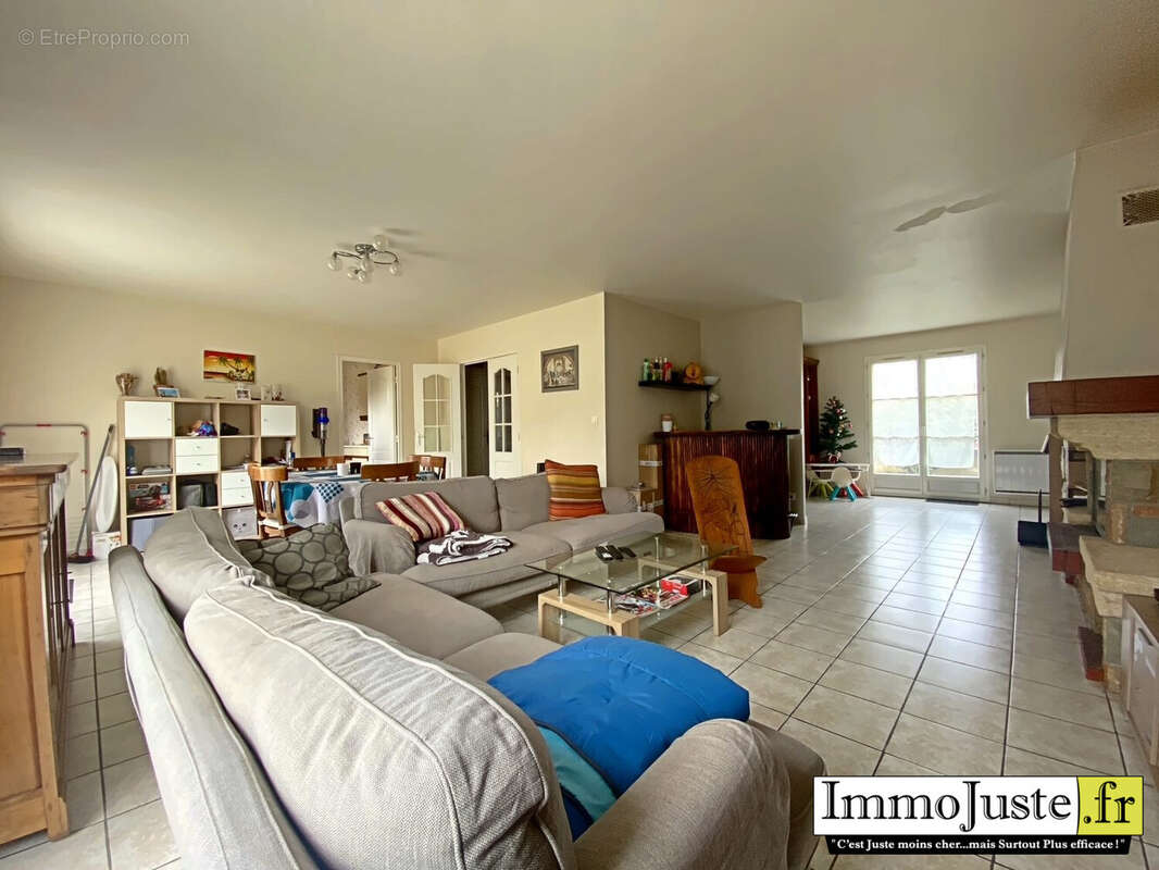 Maison 148 m² à Montfort-L'amaury  - photo 6