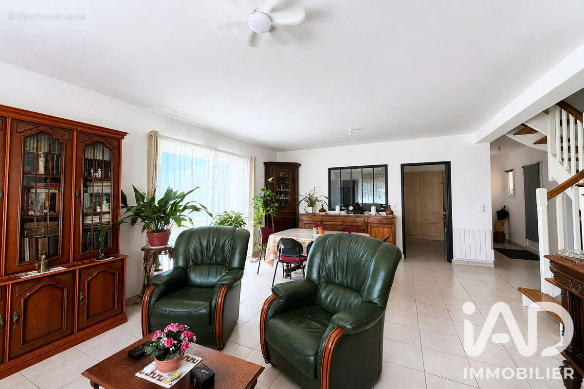 Maison 155 m² à Sainte-Marie  - photo 3