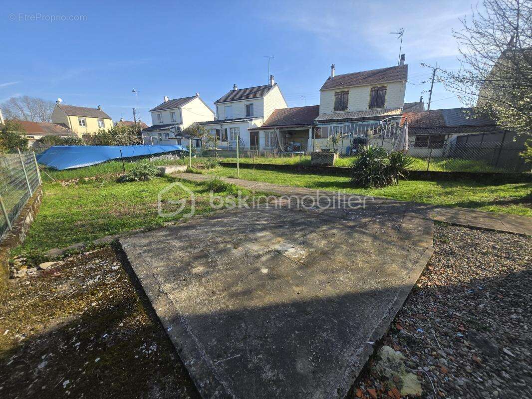 Maison à VARENNES-VAUZELLES