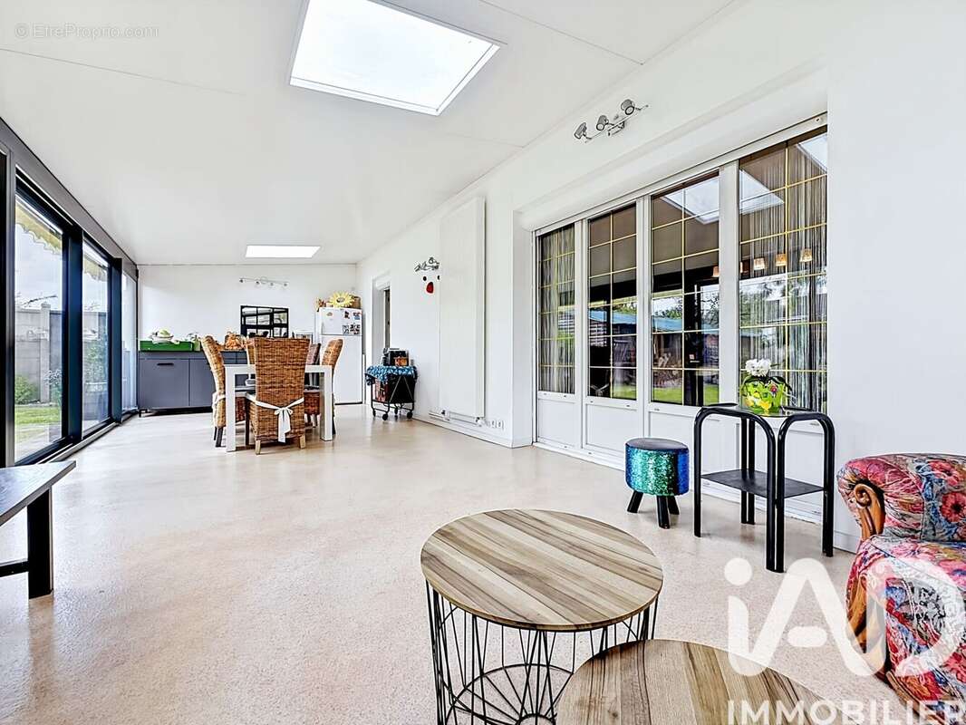 Maison 210 m² à Viry-Chatillon  - photo 2