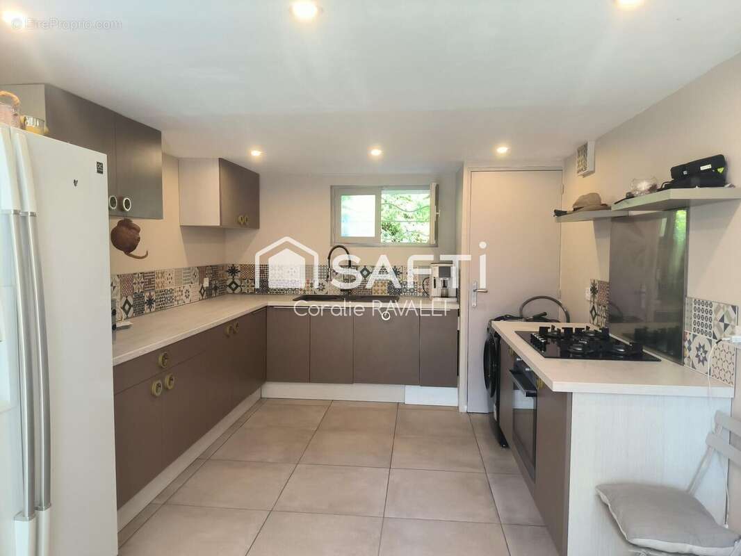 Photo 4 - Maison à ROULLET-SAINT-ESTEPHE