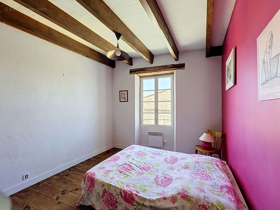 Maison à MONTIGNAC-CHARENTE
