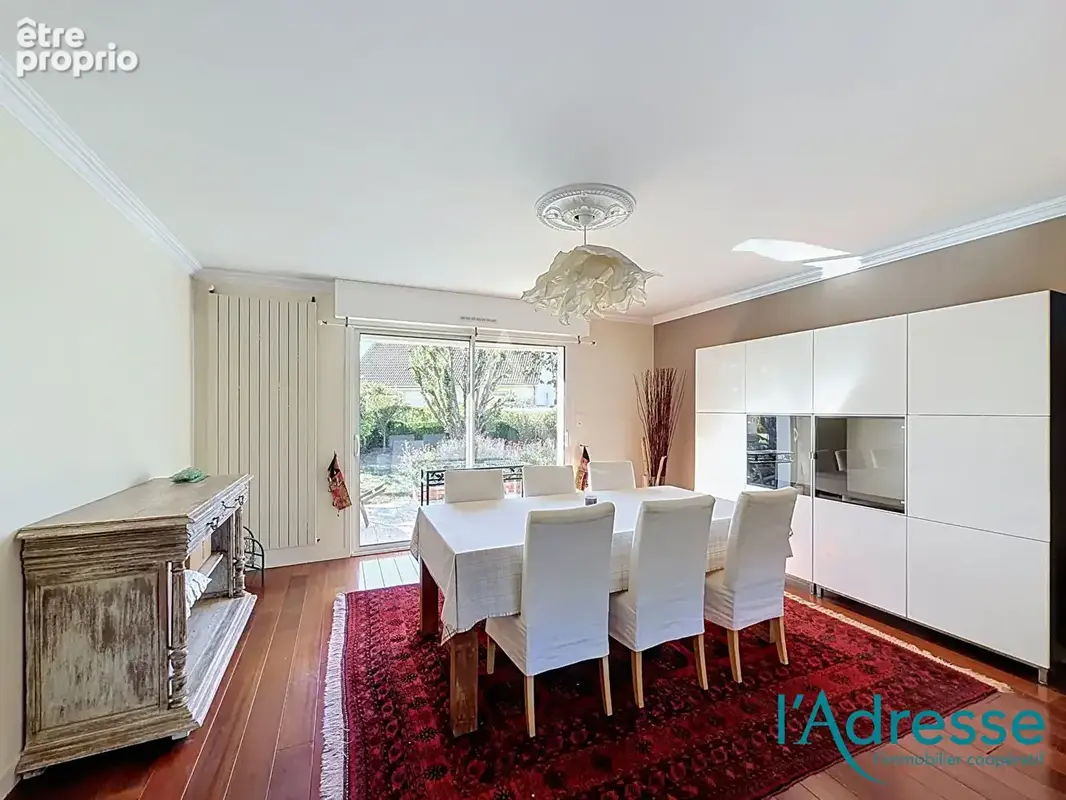 CHANGE - proche centre ville - Maison de 161 m² - 4 chambres - bureau - terrain clos - photo 6