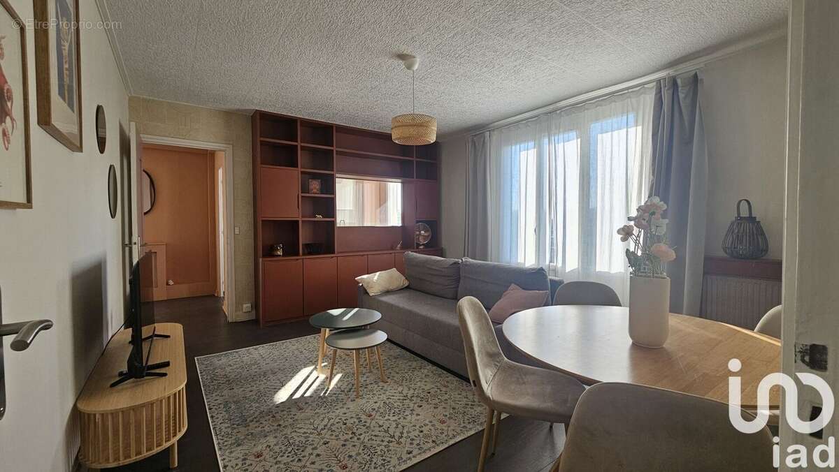 Photo 3 - Appartement à SAINT-MAUR-DES-FOSSES